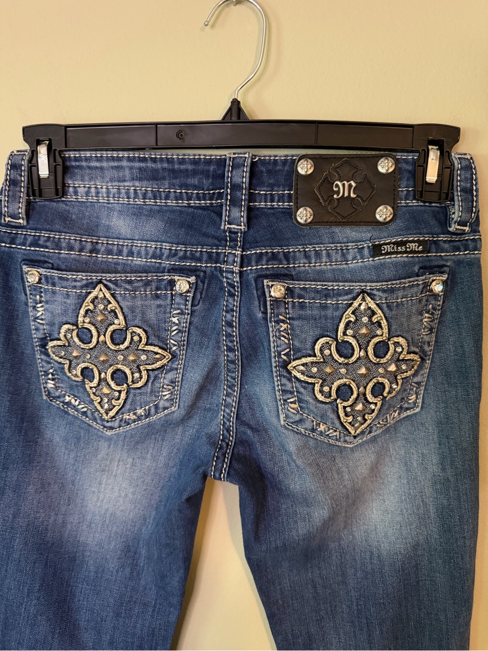 Gorgeous Y2K Miss Me Signature Boot Jeans With Embellished Pockets 34” Inseam